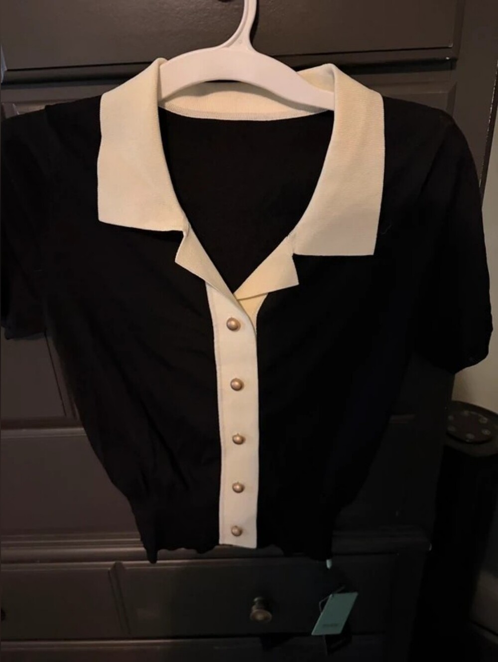 Black Short-Sleeve Button-Front Top with Cream Collar